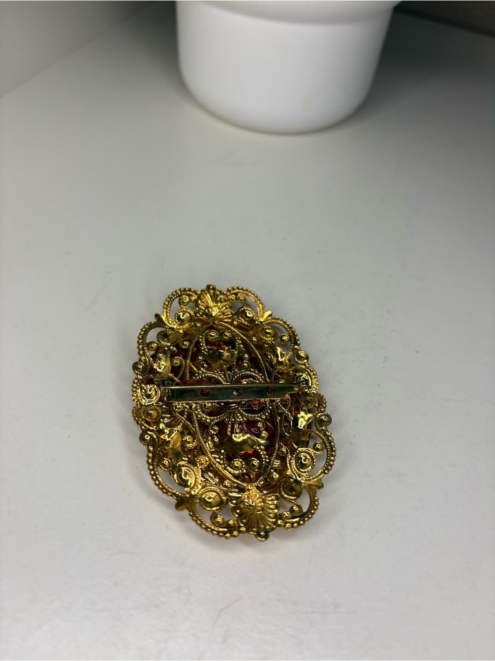 Vintage Art Nouveau Revival Gold Tone Filigree Cameo Brooch Pin Pearlescent Lady - Picture 6 of 11